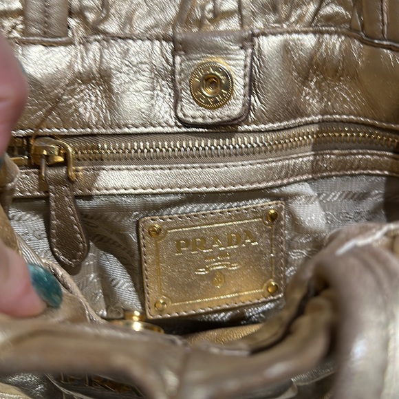 Prada gold leather bag with side bows! - Picture 10 of 17